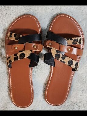 NWOT! Women's Leopard Print & Black Slide Sandals - Brown